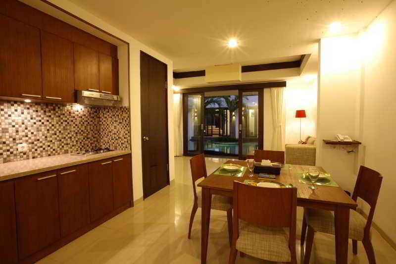 Апарт отель Seminyak Townhouse Экстерьер фото