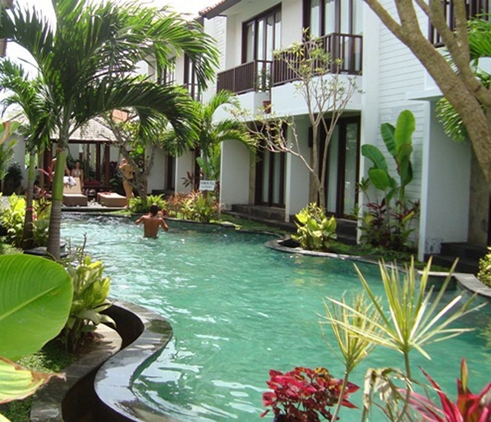Апарт отель Seminyak Townhouse Экстерьер фото
