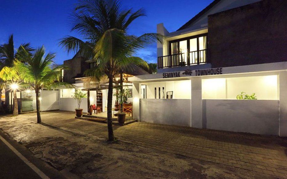 Апарт отель Seminyak Townhouse Экстерьер фото