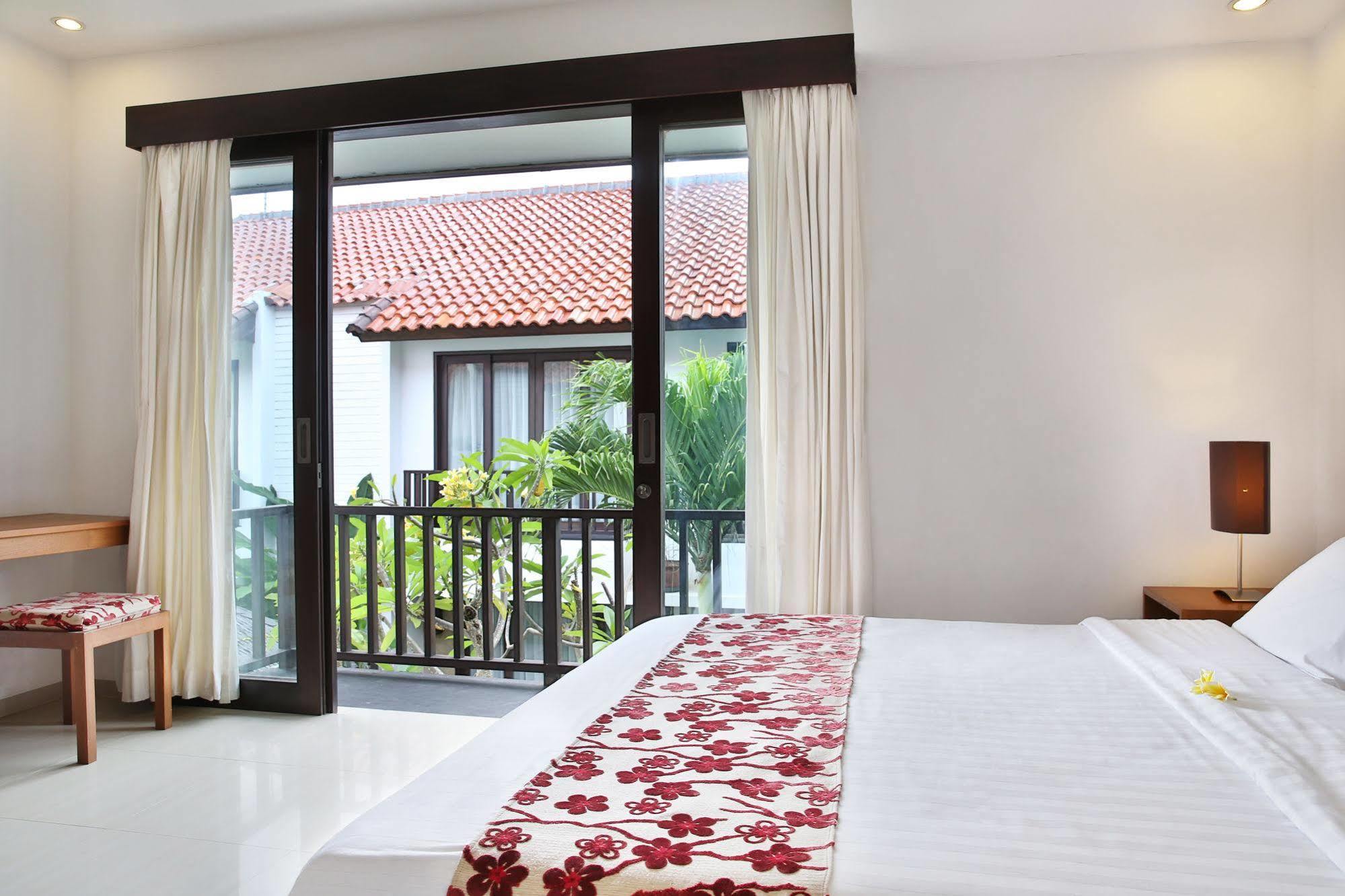 Апарт отель Seminyak Townhouse Экстерьер фото