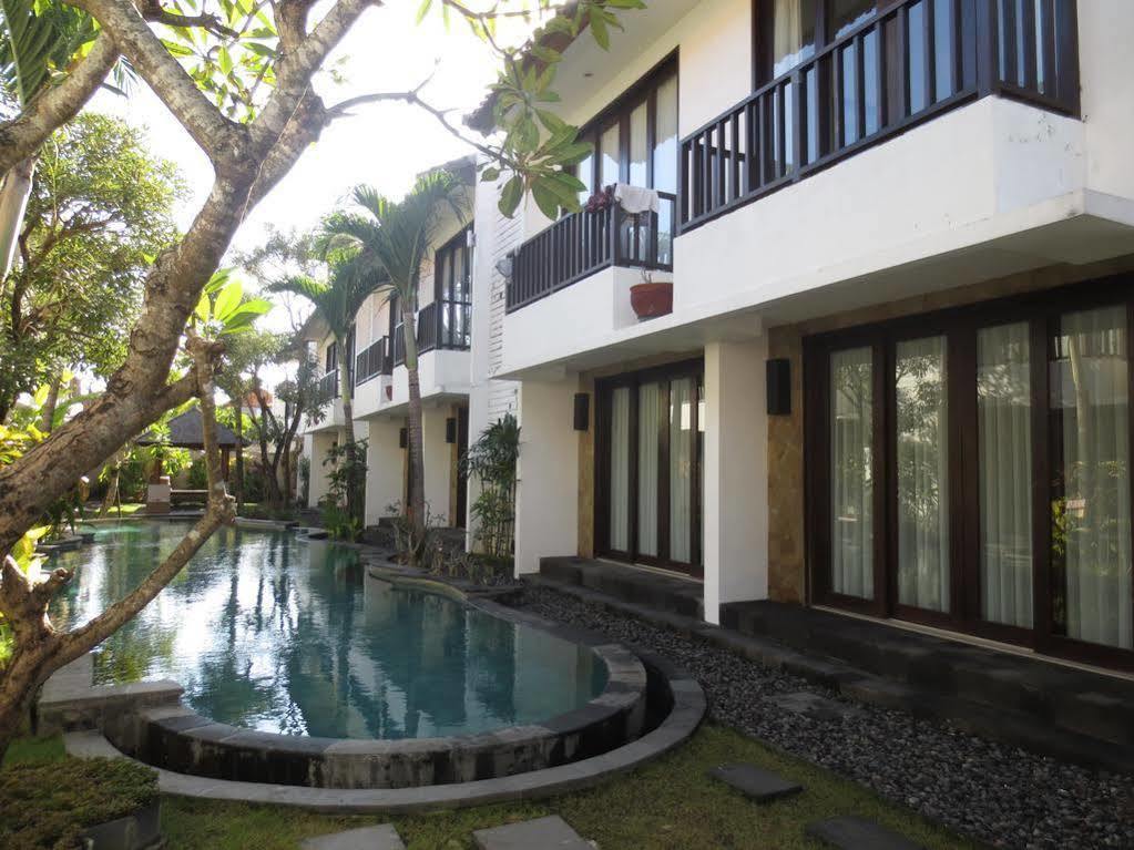 Апарт отель Seminyak Townhouse Экстерьер фото